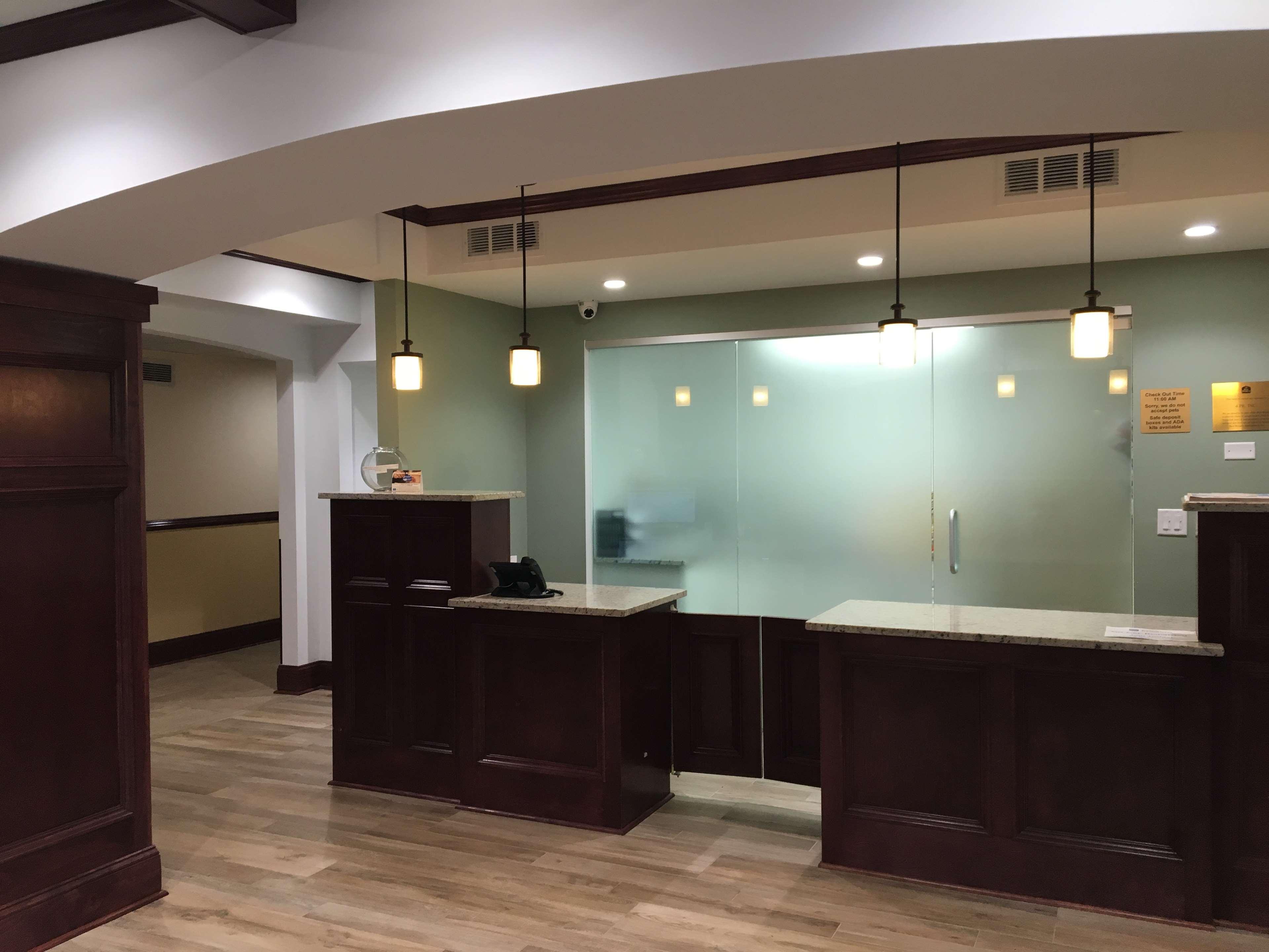 Western Patriots Point Hotel 3*