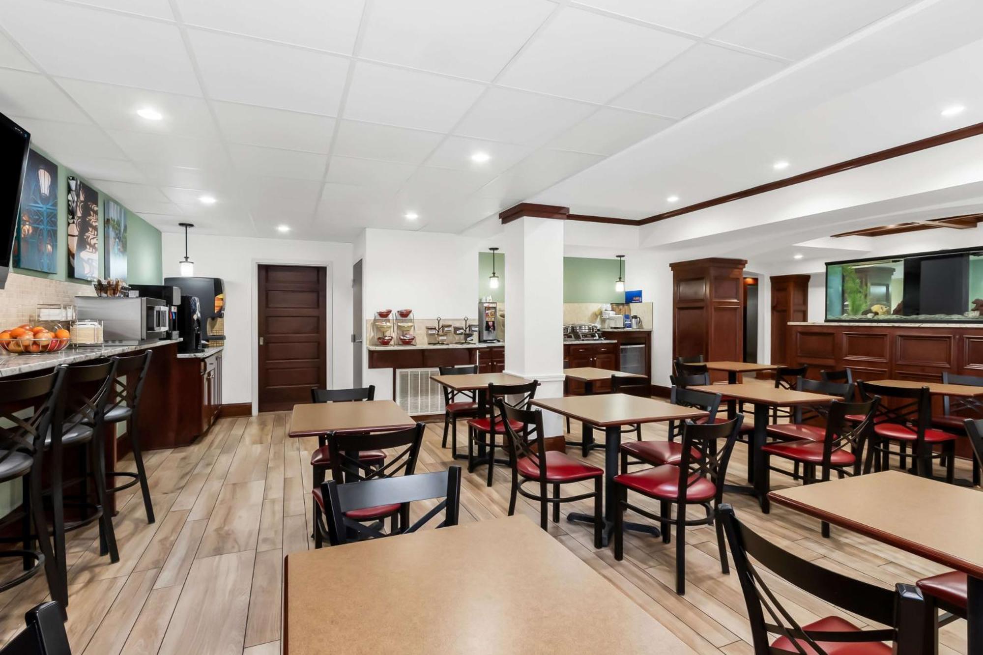 Hotel Western Patriots Point 3*