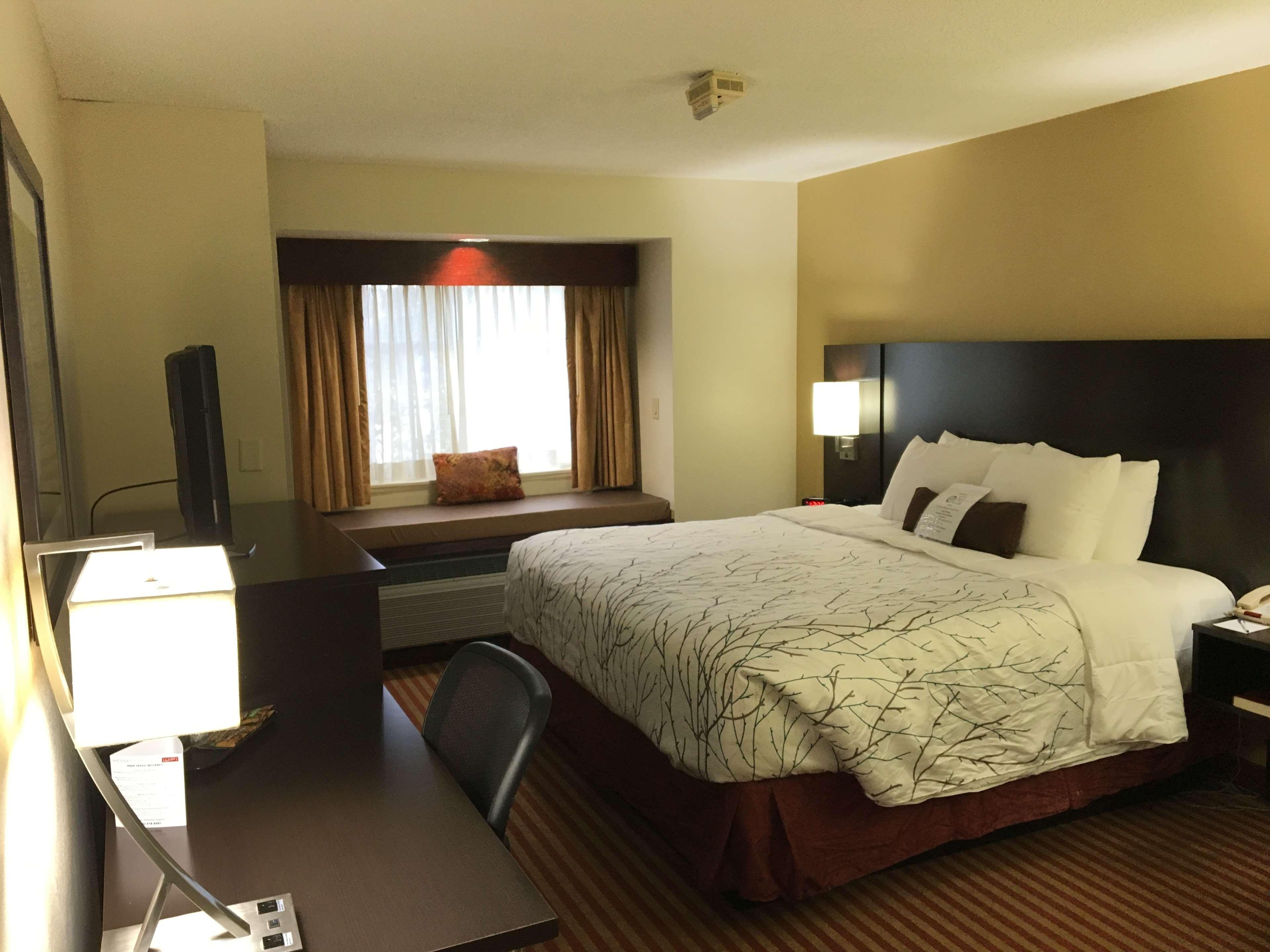 Hotel Western Patriots Point 3*